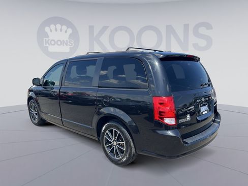 Used 2019 Dodge Grand Caravan SE FWD image 8