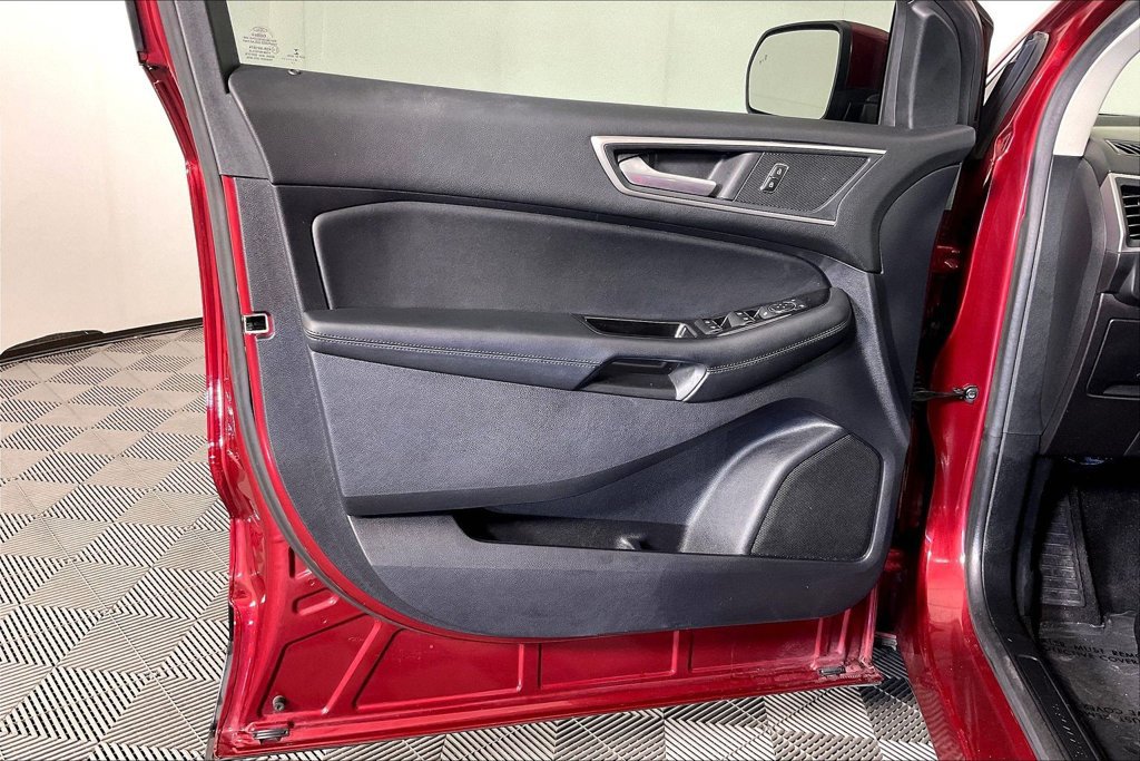Used 2019 Ford Edge SEL w/ Equipment Group 201A FWD image 19
