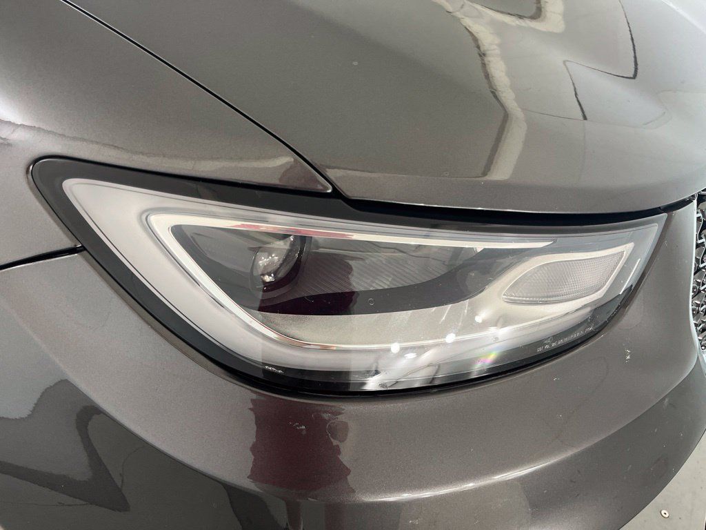 Used 2023 Chrysler Pacifica Limited FWD image 34