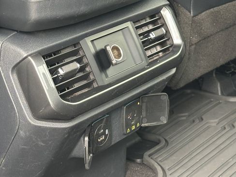 Used 2023 Ford F150 Lariat AWD/4WD image 27