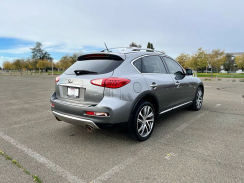 Used 2017 INFINITI QX50 2WD w/ Deluxe Touring Package image 5