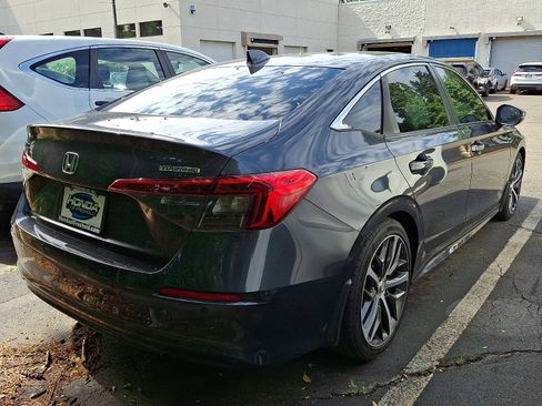 Used 2022 Honda Civic Touring image 4