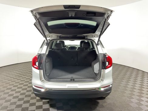 Used 2022 GMC Terrain SLT image 12