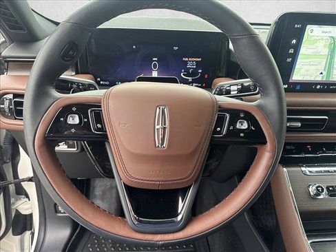 Used 2025 Lincoln Aviator Reserve w/ Equipment Group 201A AWD/4WD image 12