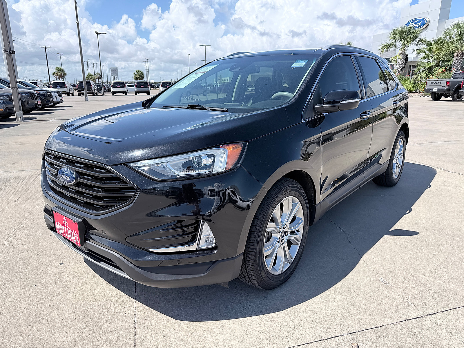 Used 2020 Ford Edge Titanium FWD image 3