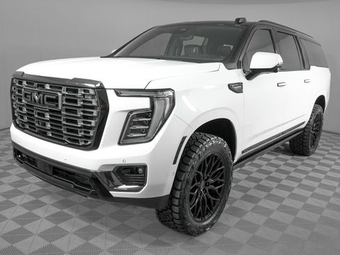 Used 2026 GMC Yukon XL Denali Ultimate w/ LPO, Floor Liner Package AWD/4WD image 7