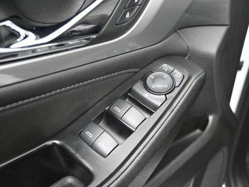 Used 2023 Chevrolet Traverse LT image 27