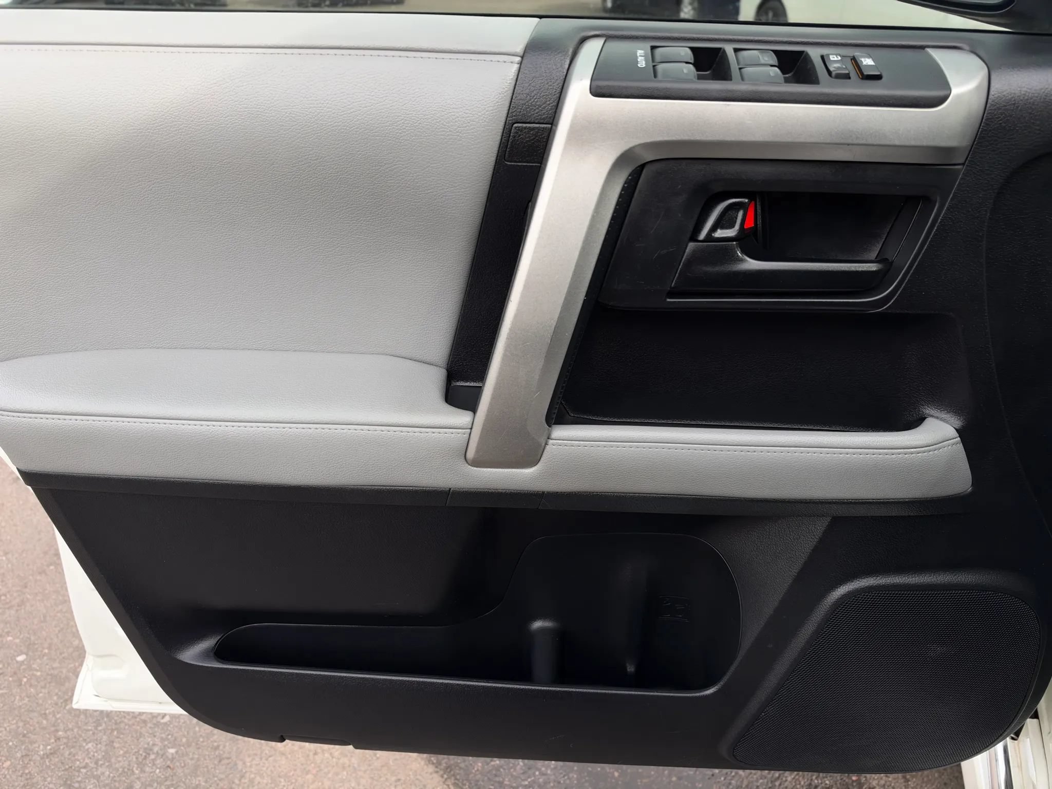 Used 2012 Toyota 4Runner SR5 w/ Convenience Pkg RWD image 14
