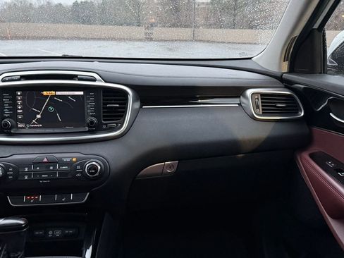 Used 2018 Kia Sorento SX image 26