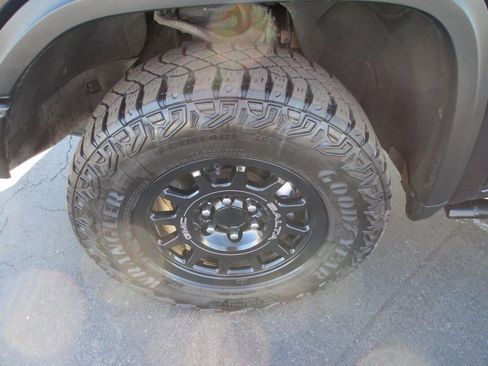 Used 2024 GMC Sierra 1500 AT4X w/ AT4X AEV Edition image 12