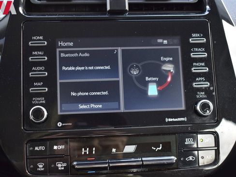 Used 2022 Toyota Prius XLE image 19