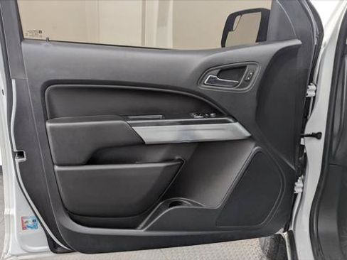 Used 2022 Chevrolet Colorado LT w/ Fleet Safety Package RWD image 13
