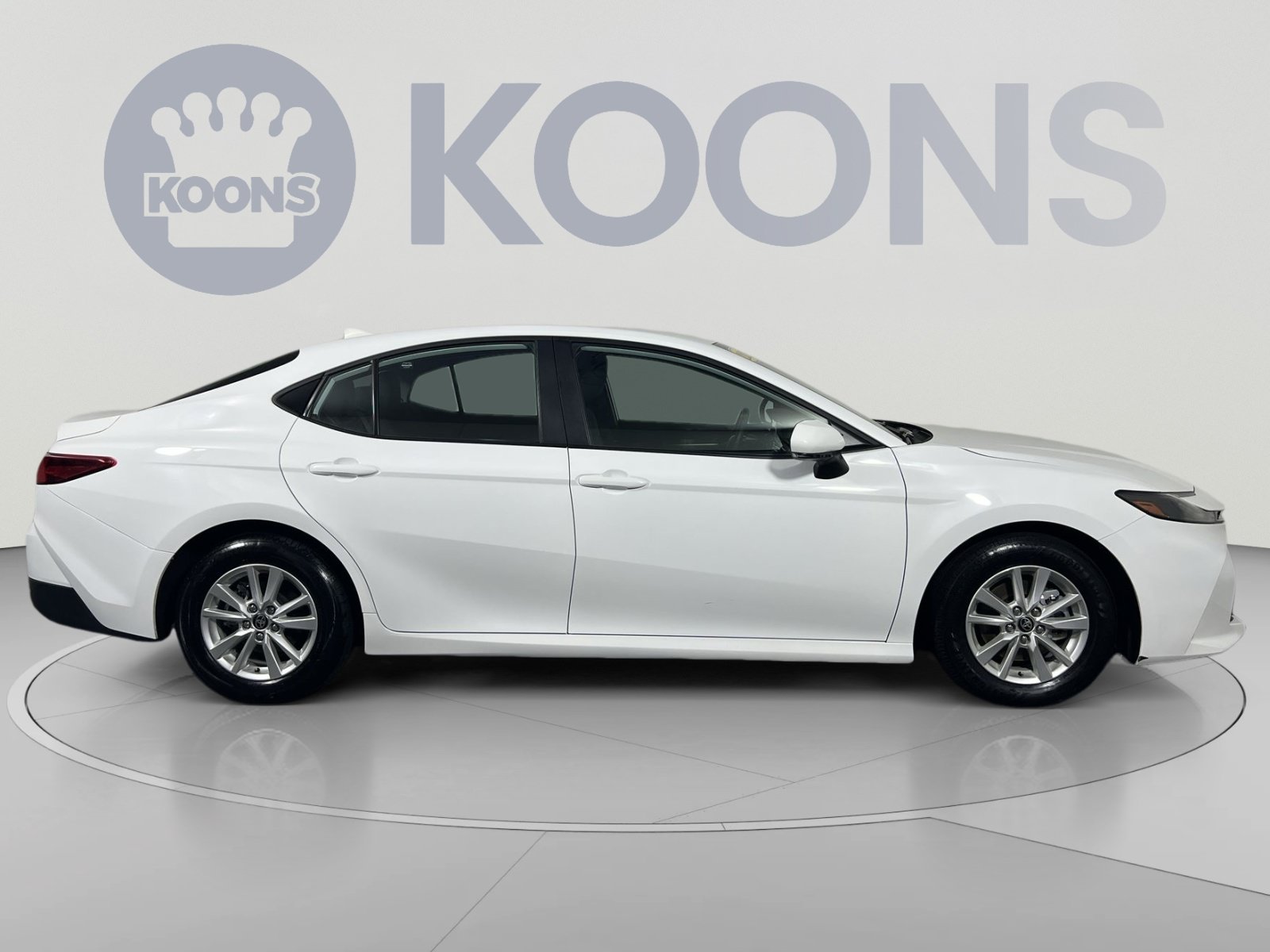 Used 2025 Toyota Camry LE FWD image 8