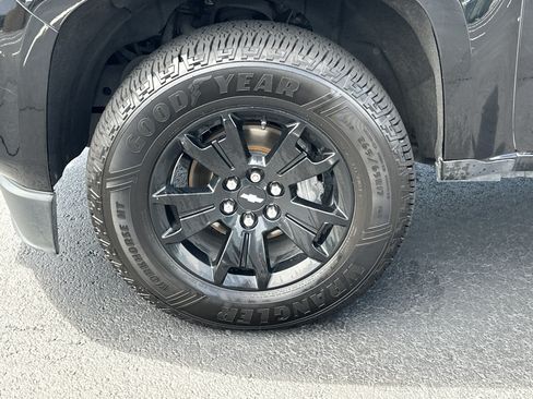 Used 2016 Chevrolet Colorado Z71 w/ Z71 Midnight Edition AWD/4WD image 11