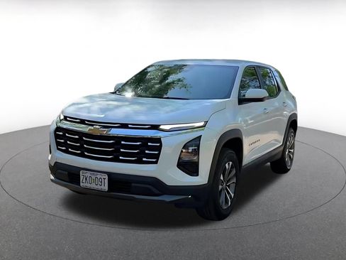 Used 2025 Chevrolet Equinox LT FWD image 7