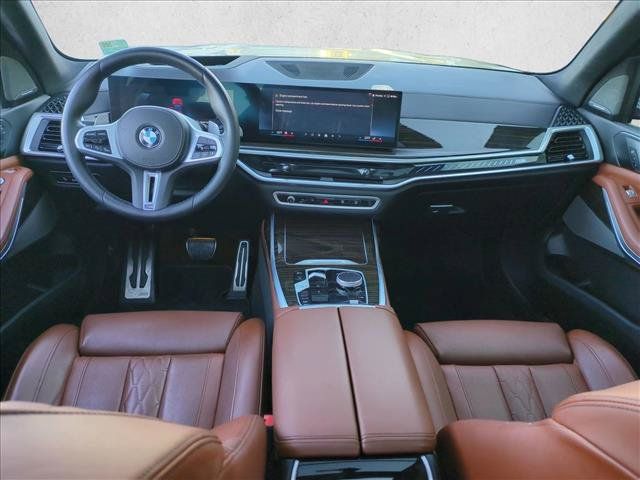 Used 2025 BMW X7 M60i w/ Climate Comfort Package AWD/4WD image 19