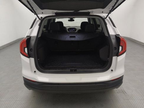 Used 2024 GMC Terrain SLE w/ Fleet Convenience Package FWD image 29