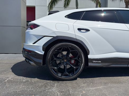 Used 2023 Lamborghini Urus Performante AWD/4WD image 9