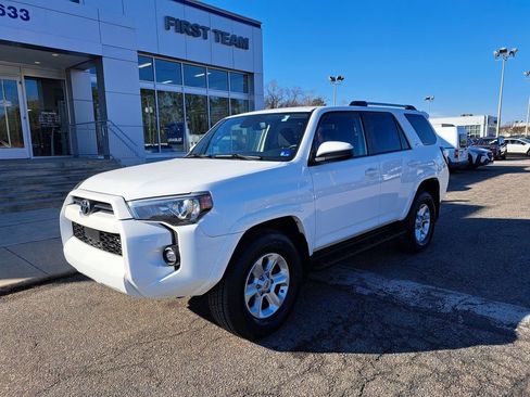 Used 2024 Toyota 4Runner SR5 image 2