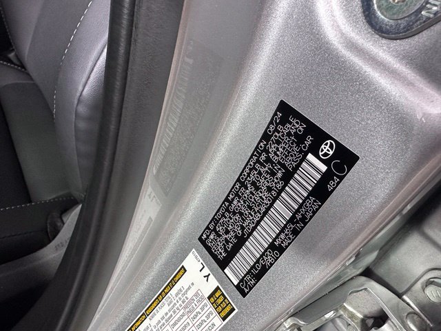 Certified 2024 Toyota Prius XLE AWD/4WD image 30