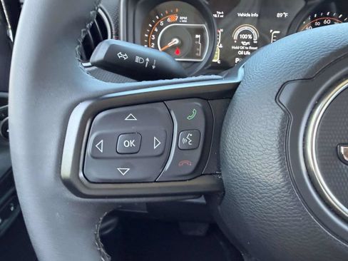 Used 2026 Jeep Wrangler Unlimited Rubicon AWD/4WD image 37