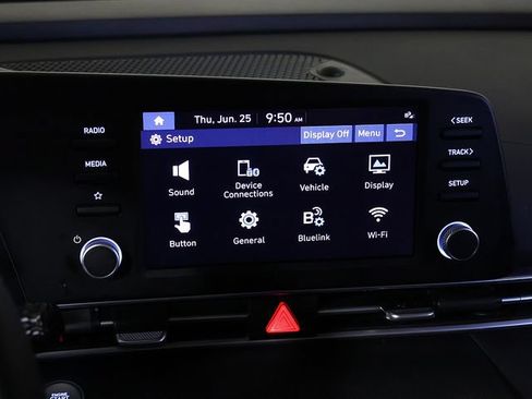 Used 2023 Hyundai Elantra SEL FWD image 19