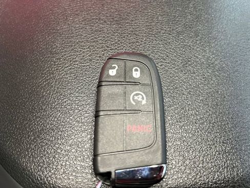 Used 2021 Jeep Renegade Latitude AWD/4WD image 22