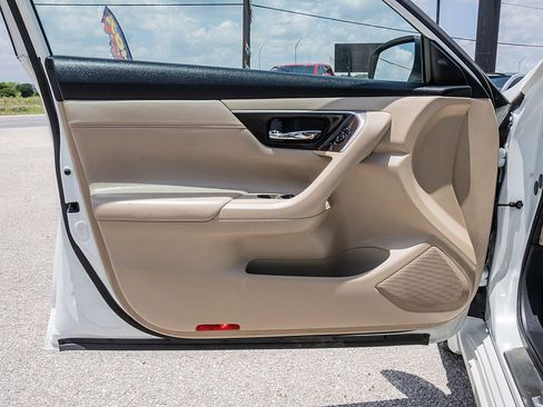Used 2015 Nissan Altima 3.5 SL FWD image 10