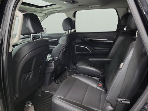 Used 2024 Kia Telluride S w/ S Sunroof Package image 9