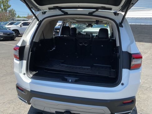 Used 2025 Honda Pilot Touring image 26