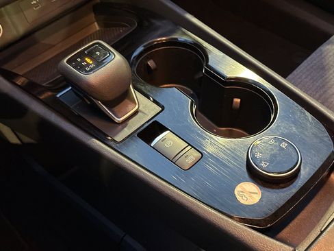 Used 2023 Nissan Rogue SV image 30