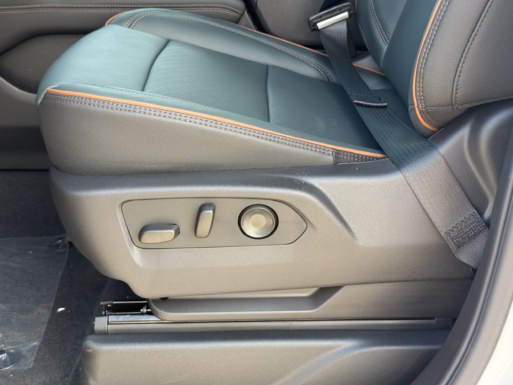 New 2026 GMC Yukon XL AT4 w/ AT4 Premium Plus Package AWD/4WD image 16