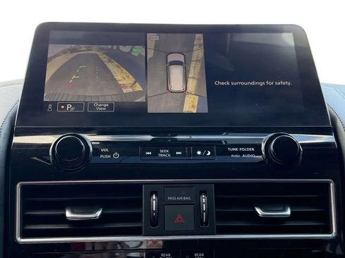 Used 2023 Nissan Armada SL w/ Captain's Chairs Package AWD/4WD image 9