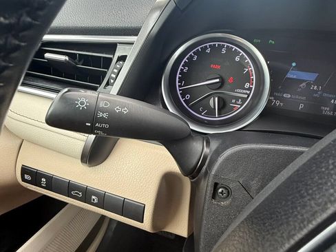 Used 2018 Toyota Camry XLE FWD image 27