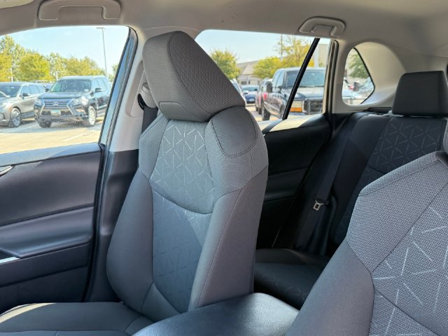 Used 2025 Toyota RAV4 XLE FWD image 13