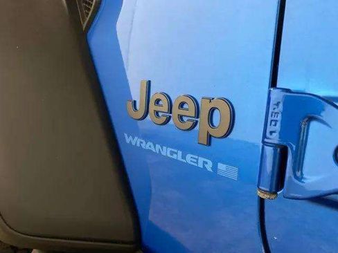 Used 2024 Jeep Wrangler Unlimited image 14