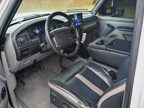 Used 1994 Ford F350 2WD SuperCab DRW image 3