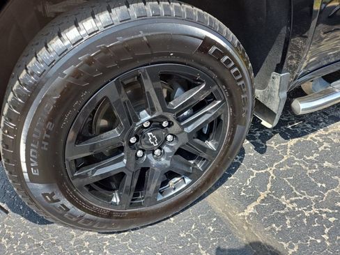 Certified 2022 Chevrolet Silverado 1500 Custom AWD/4WD image 24