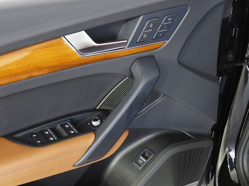 Used 2023 Audi Q5 2.0T Premium Plus w/ Premium Plus Package image 12