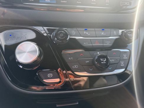 New 2026 Chrysler Voyager LX image 20