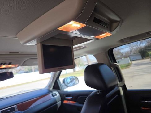 Used 2012 GMC Yukon XL SLT w/ SLT-2 Equipment Package image 27