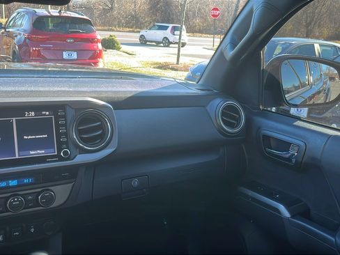 Used 2023 Toyota Tacoma TRD Off-Road image 22