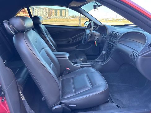 Used 2001 Ford Mustang Convertible RWD image 22