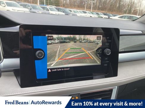 New 2026 Volkswagen Taos SE image 13