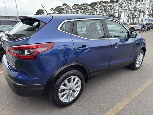 Used 2022 Nissan Rogue Sport S image 5