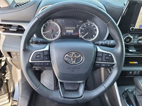 Used 2024 Toyota Highlander XLE image 21