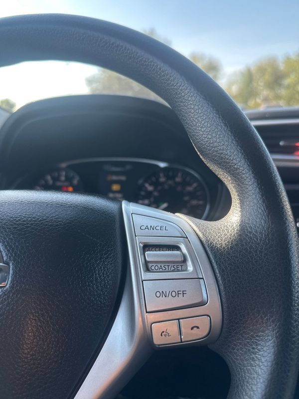 Used 2015 Nissan Rogue SV AWD/4WD image 32