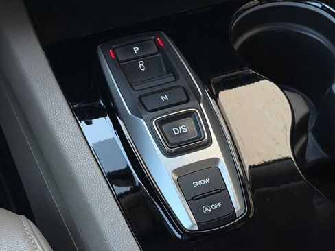 Used 2021 Honda Pilot Touring image 16