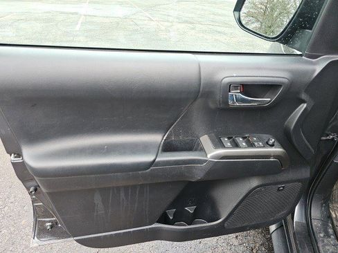 Used 2023 Toyota Tacoma Limited image 20