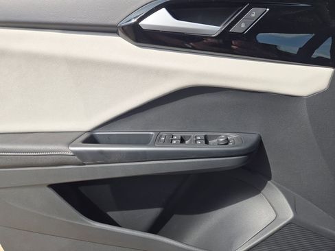 New 2026 Volkswagen Taos S FWD image 17